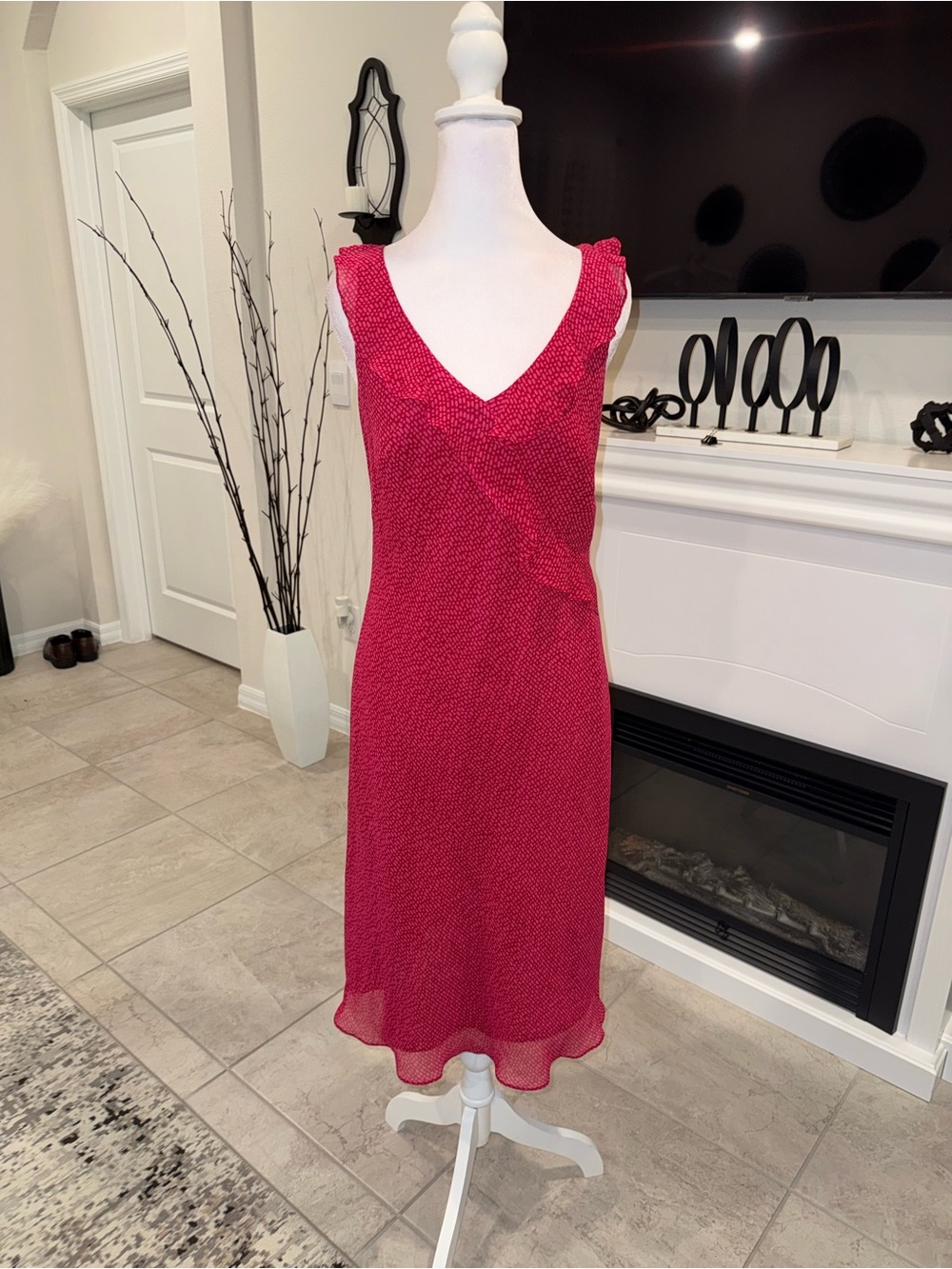Ann Taylor Raspberry Pink Sleeveless V-Neck Midi Dress Size 6